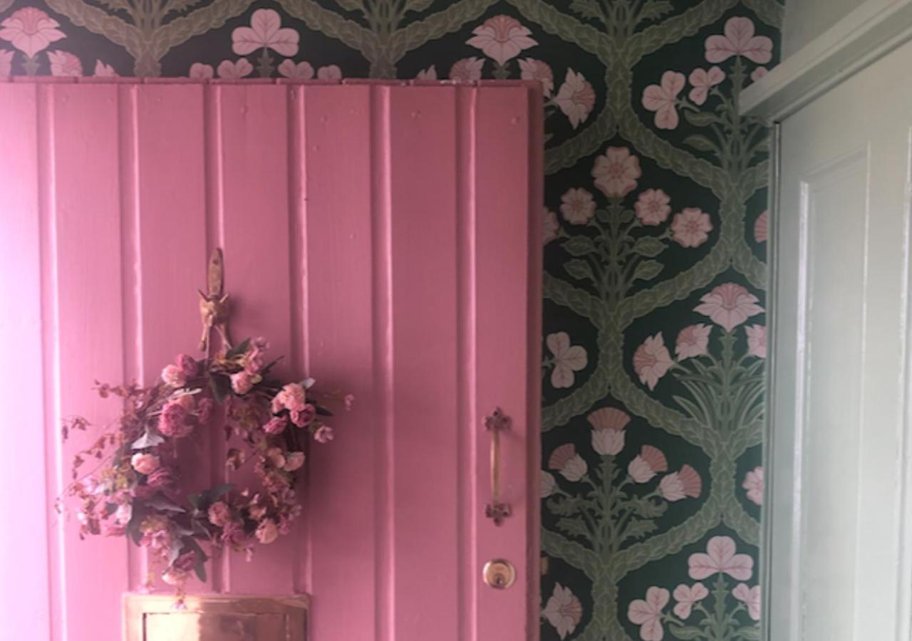 The Pink Cottage Upstairs Suite & Garden Summer Room Whitehead Kültér fotó