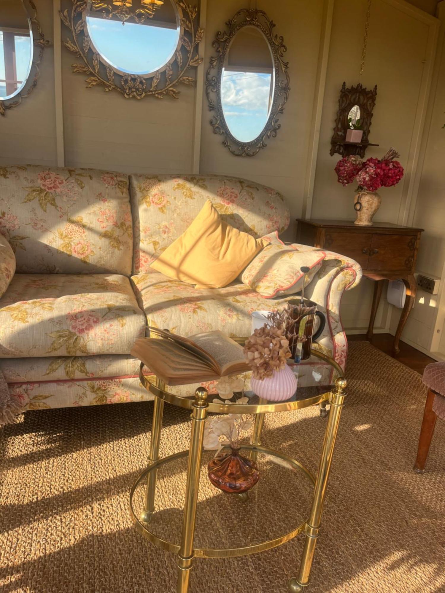The Pink Cottage Upstairs Suite & Garden Summer Room Whitehead Kültér fotó