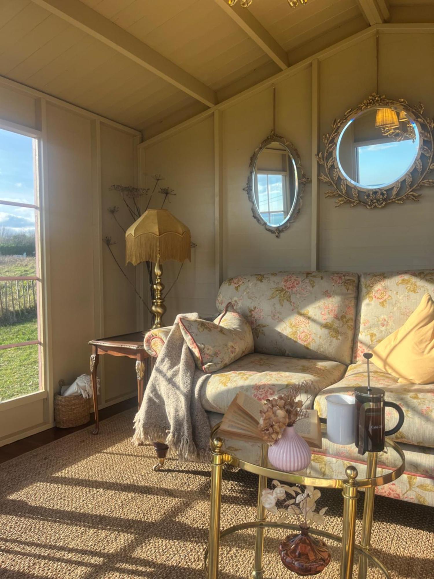 The Pink Cottage Upstairs Suite & Garden Summer Room Whitehead Kültér fotó