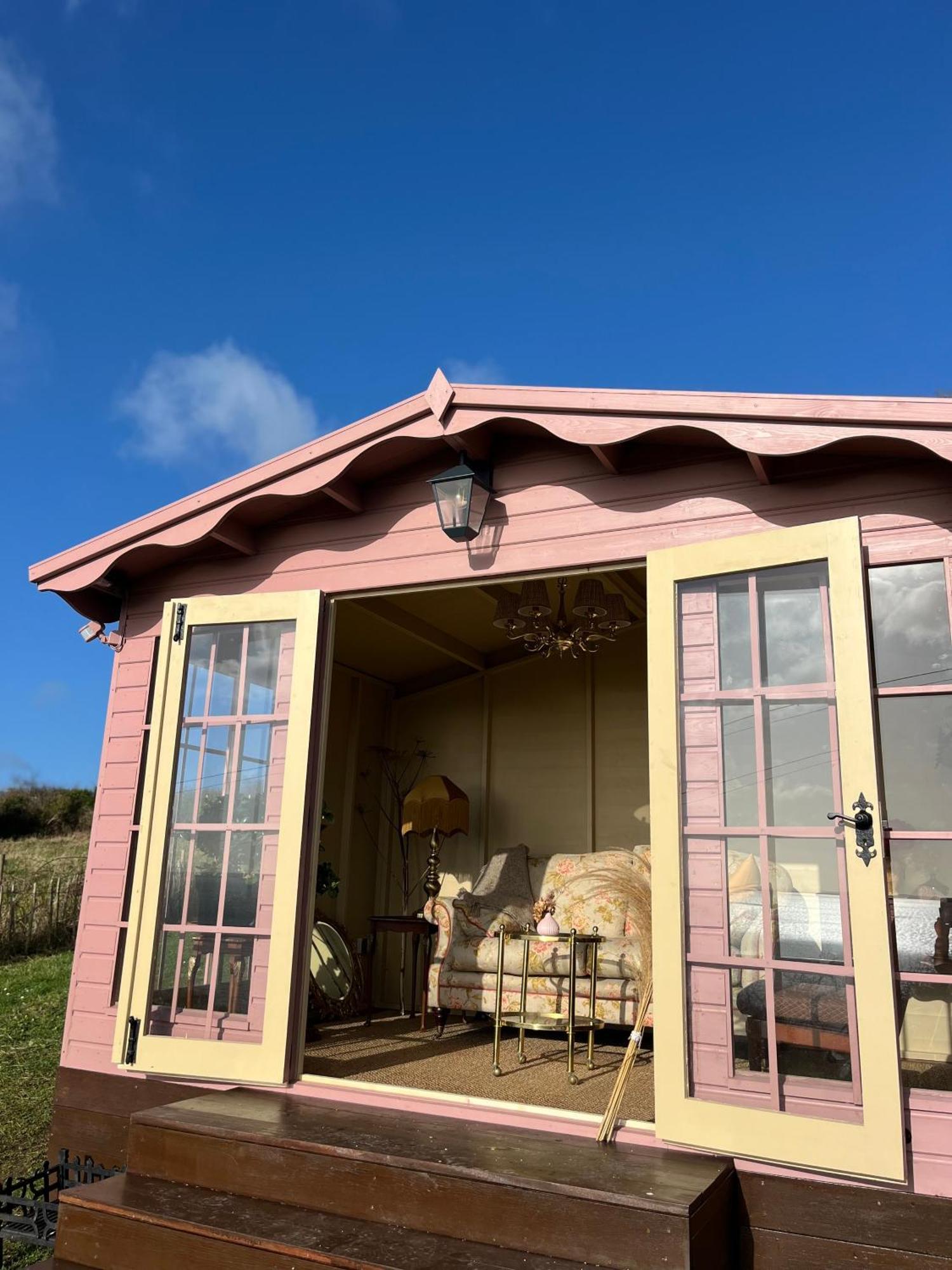 The Pink Cottage Upstairs Suite & Garden Summer Room Whitehead Kültér fotó