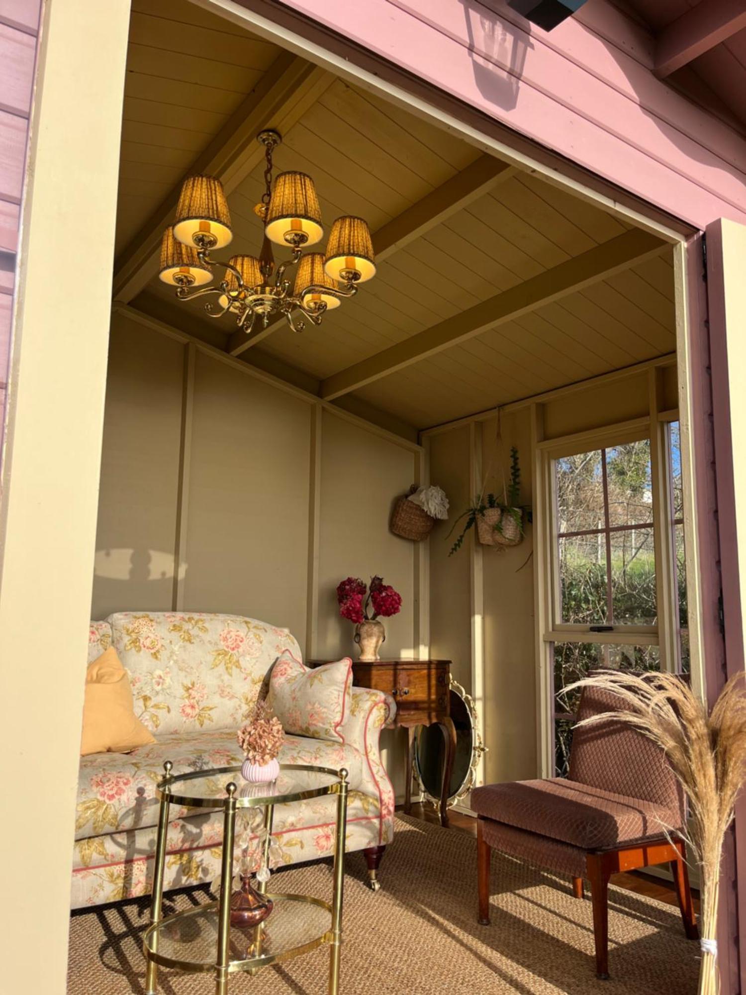 The Pink Cottage Upstairs Suite & Garden Summer Room Whitehead Kültér fotó