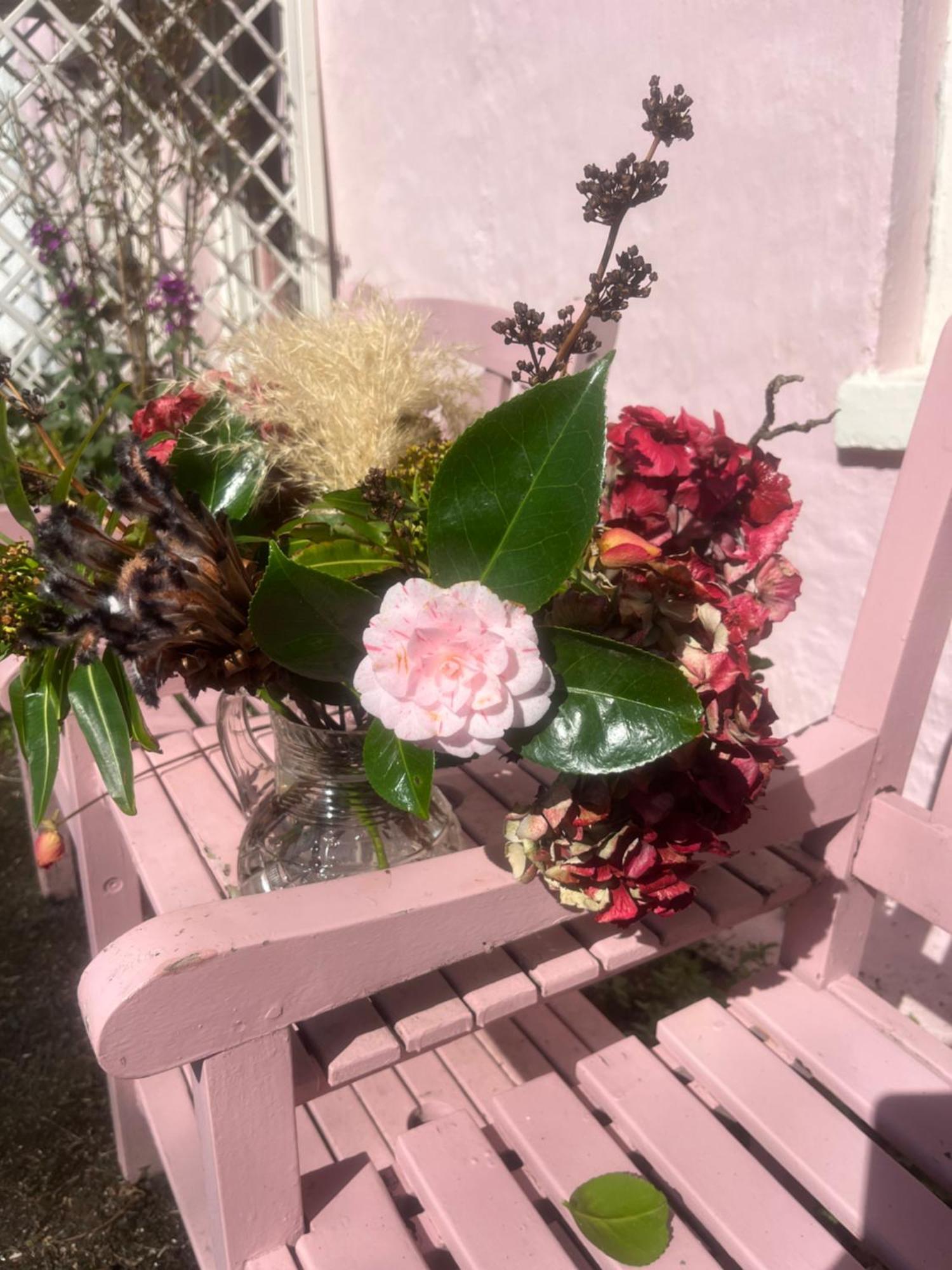 The Pink Cottage Upstairs Suite & Garden Summer Room Whitehead Kültér fotó