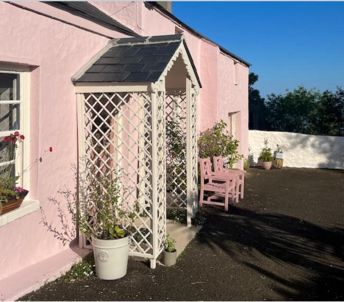 The Pink Cottage Upstairs Suite & Garden Summer Room Whitehead Kültér fotó